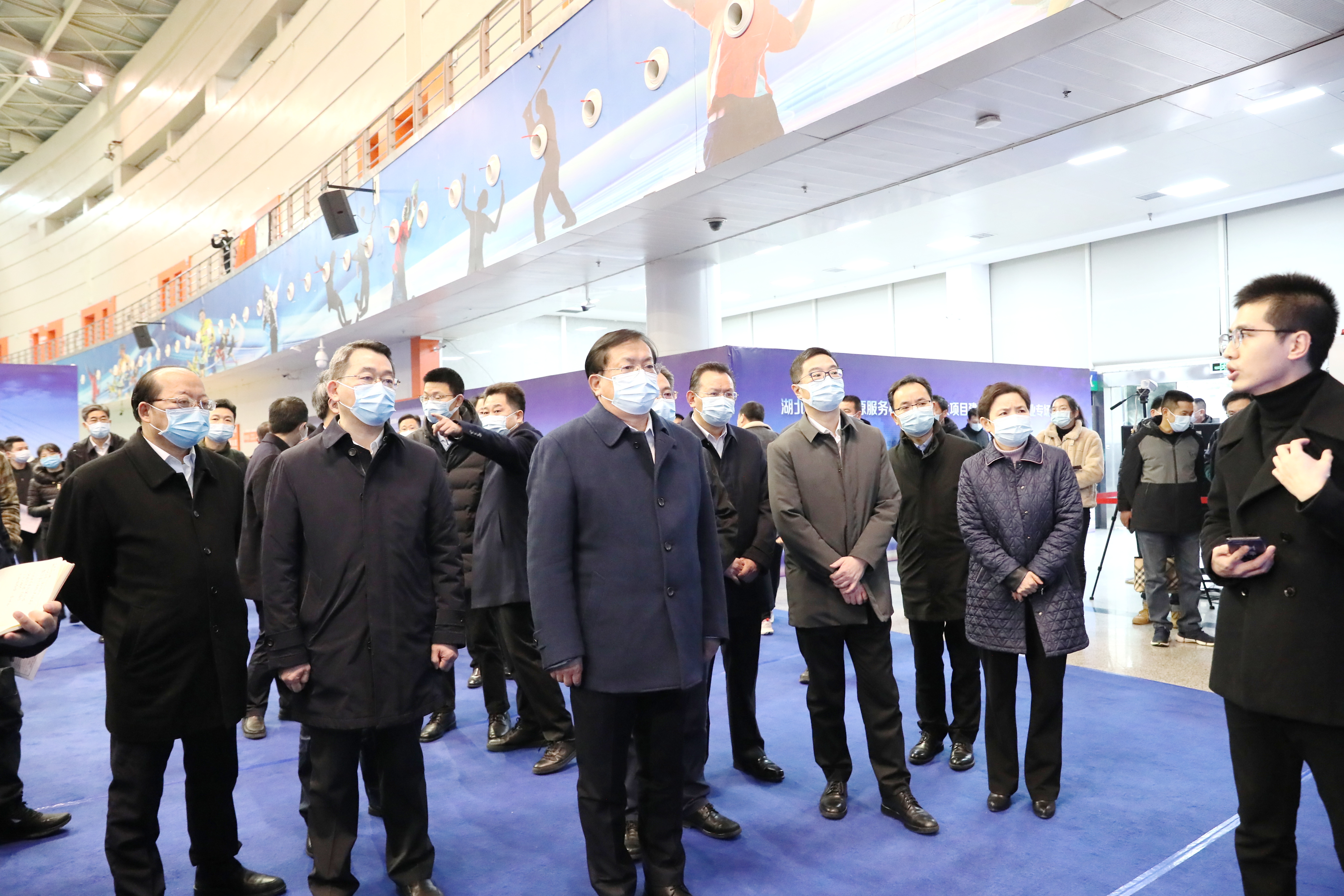 我省保用工促就業(yè)系列活動(dòng)在體育中心舉辦 王忠林到現(xiàn)場(chǎng)考察