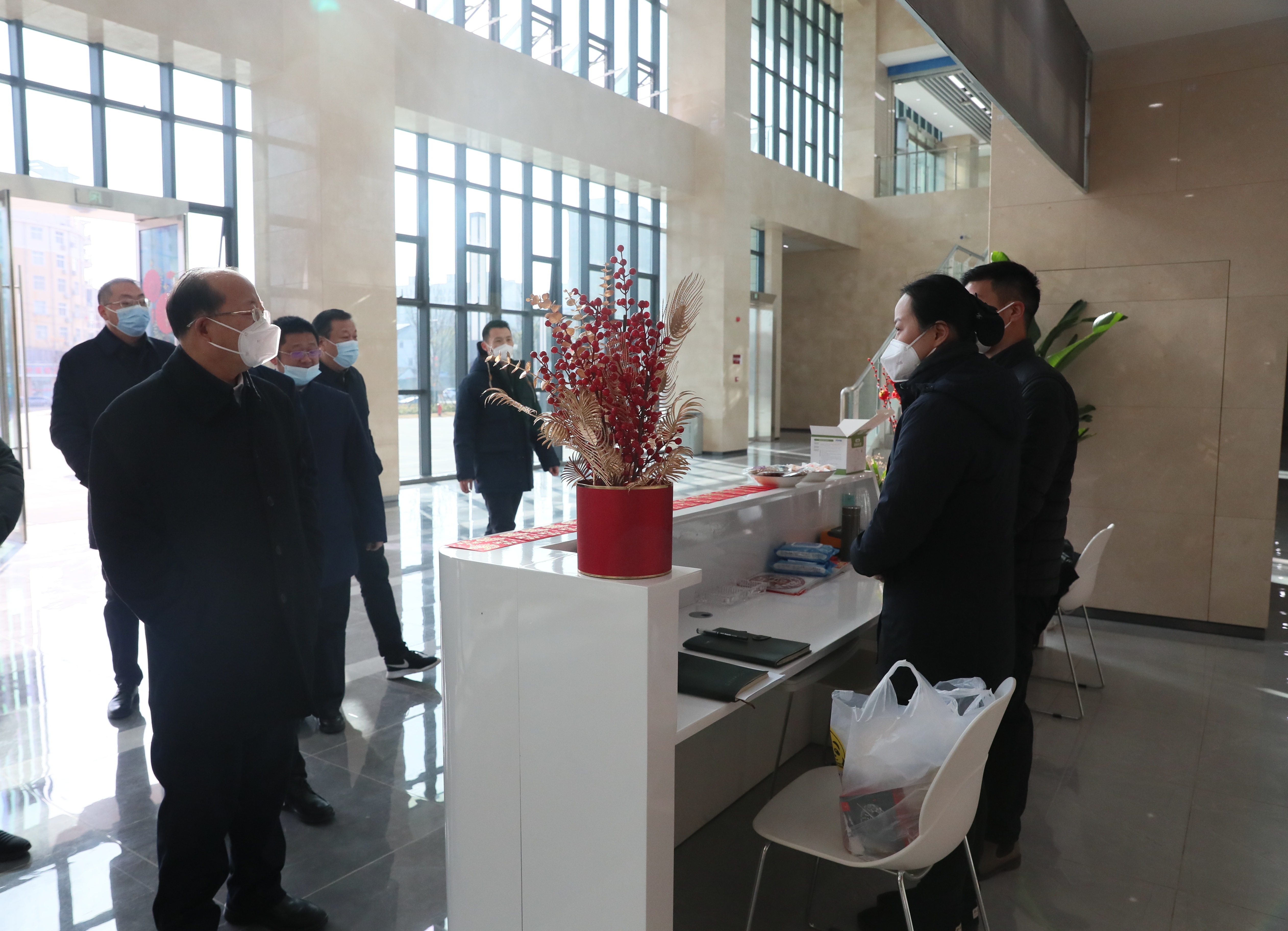 劉子清看望慰問中國(guó)車谷全民健身中心南館一線工作人員，要求將南館打造成服務(wù)民生的新地標(biāo)