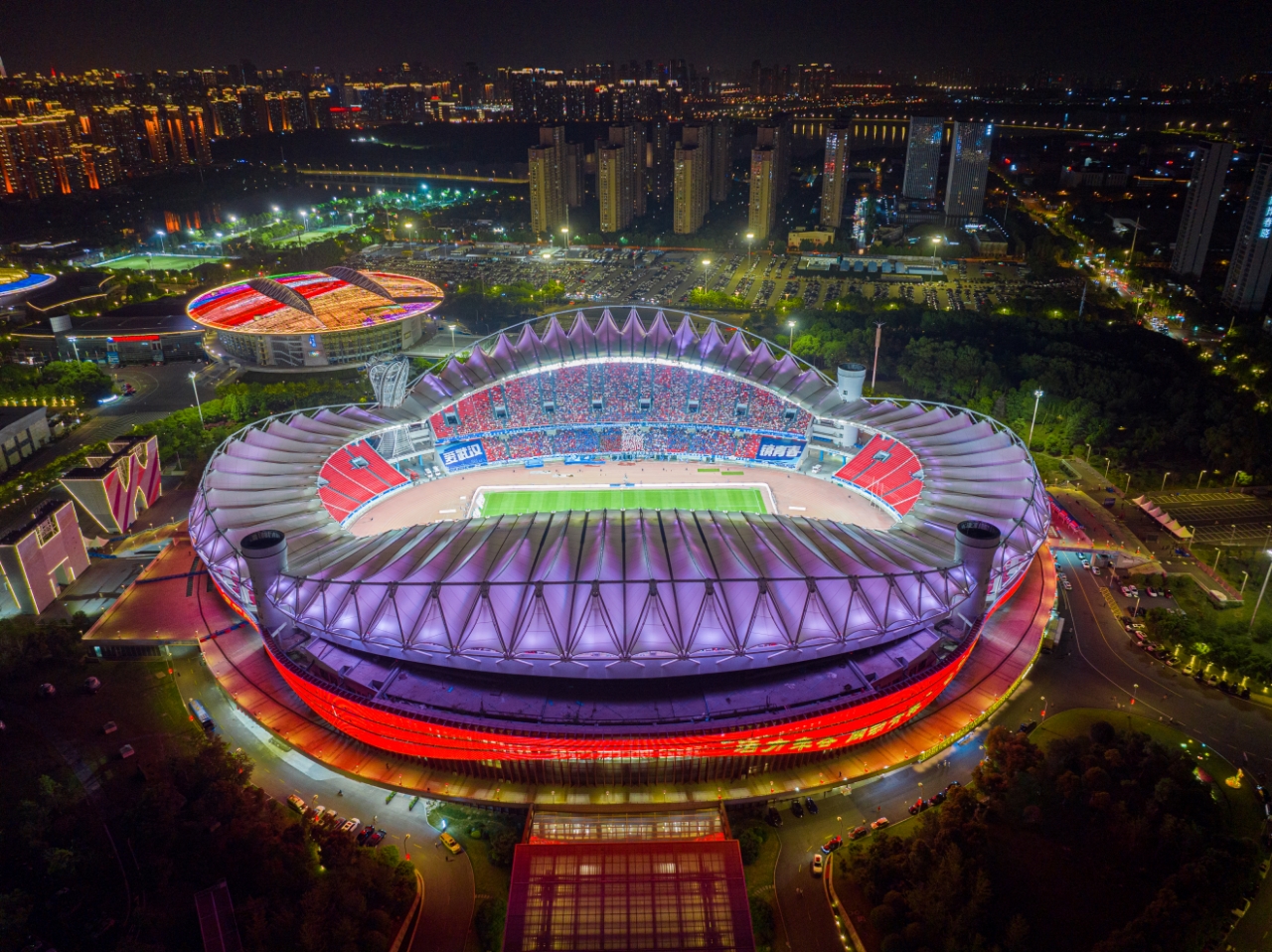 漢超揭幕戰(zhàn)門票開(kāi)售在即，美食生活薈、百萬(wàn)消費(fèi)券、千元福利包等您來(lái)享