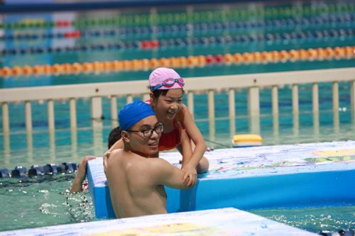 水上嘉年華在武漢體育中心舉辦(圖2) 水上嘉年華在武漢體育中心舉辦(圖2)