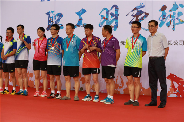 2017“車都建投杯”武漢開發(fā)區(qū)(漢南區(qū)) 職工羽毛球賽圓滿結(jié)束(圖3) 2017“車都建投杯”武漢開發(fā)區(qū)(漢南區(qū)) 職工羽毛球賽圓滿結(jié)束(圖3)