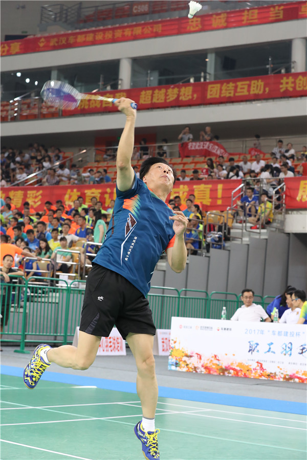 車都舉辦全區(qū)職工羽毛球比賽 在國際比賽場館揮拍(圖3) 車都舉辦全區(qū)職工羽毛球比賽 在國際比賽場館揮拍(圖3)