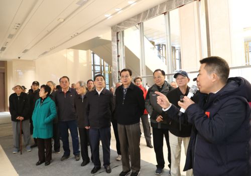 市老領(lǐng)導(dǎo)參觀考察武漢體育中心(圖3) 市老領(lǐng)導(dǎo)參觀考察武漢體育中心(圖3)