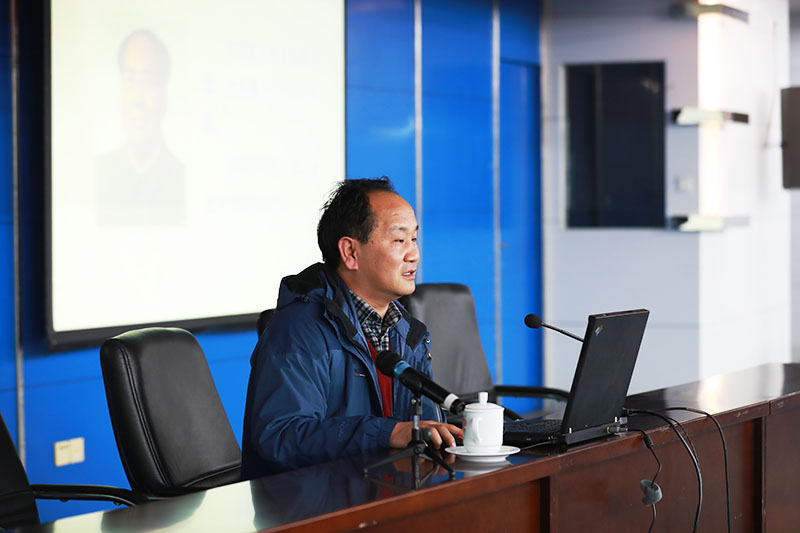 武漢體育中心舉辦黨的十九大精神專(zhuān)題輔導(dǎo)講座(圖1)