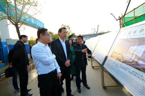 軍運(yùn)會執(zhí)委會主任楊劍調(diào)研武漢體育中心軍運(yùn)會場館建設(shè)(圖8) 軍運(yùn)會執(zhí)委會主任楊劍調(diào)研武漢體育中心軍運(yùn)會場館建設(shè)(圖8)