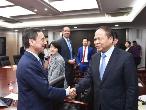 全球最頂尖汽車(chē)賽事“勒芒24小時(shí)耐力賽” 明年來(lái)我區(qū)開(kāi)跑(圖1) 全球最頂尖汽車(chē)賽事“勒芒24小時(shí)耐力賽” 明年來(lái)我區(qū)開(kāi)跑(圖1)