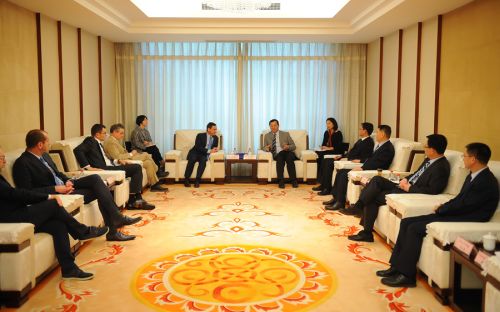 全球最頂尖汽車(chē)賽事“勒芒24小時(shí)耐力賽” 明年來(lái)我區(qū)開(kāi)跑(圖4) 全球最頂尖汽車(chē)賽事“勒芒24小時(shí)耐力賽” 明年來(lái)我區(qū)開(kāi)跑(圖4)