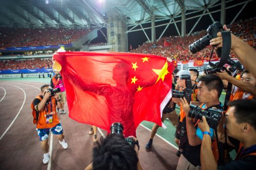 “四張成績單”交出高分答卷<br/>武漢體育中心獲評全區(qū)績效管理綜合考評立功單位(圖2) “四張成績單”交出高分答卷<br/>武漢體育中心獲評全區(qū)績效管理綜合考評立功單位(圖2)