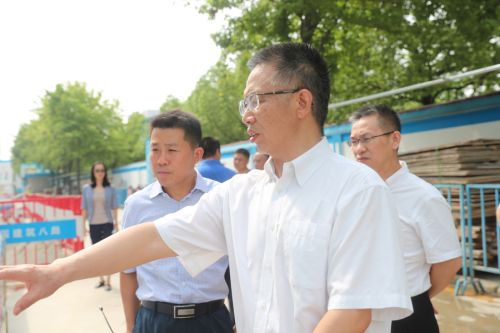 彭緒寧來武漢體育中心調(diào)研軍運(yùn)會建設(shè)(圖3) 彭緒寧來武漢體育中心調(diào)研軍運(yùn)會建設(shè)(圖3)