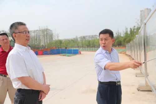 彭緒寧來武漢體育中心調(diào)研軍運(yùn)會建設(shè)(圖2) 彭緒寧來武漢體育中心調(diào)研軍運(yùn)會建設(shè)(圖2)