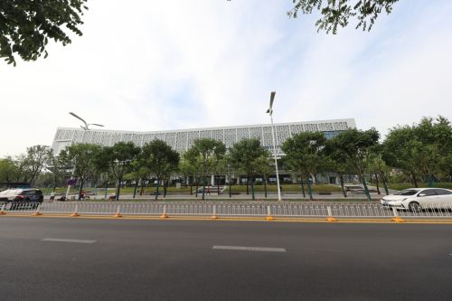 主媒體中心點(diǎn)亮車都夜景(圖1)