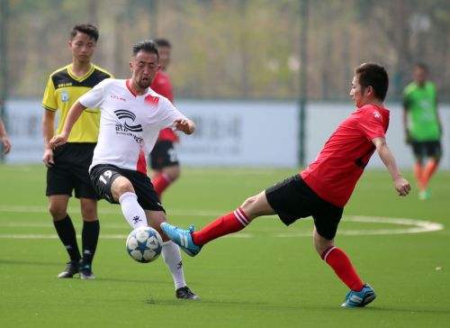 2018年全區(qū)職工足球聯(lián)賽開幕(圖3) 2018年全區(qū)職工足球聯(lián)賽開幕(圖3)