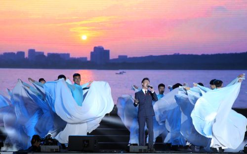 2018年中國汽車摩托車運動大會在武漢體育中心開幕(圖4) 2018年中國汽車摩托車運動大會在武漢體育中心開幕(圖4)