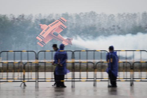 空中F1車都展翅！(圖4)