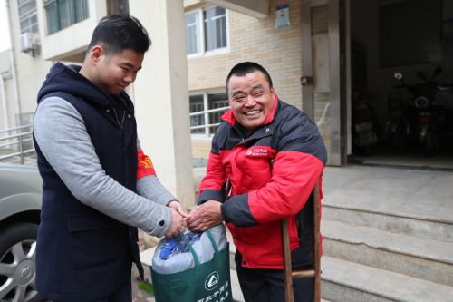 武漢體育中心開(kāi)展“國(guó)際志愿者日”主題活動(dòng)(圖2) 武漢體育中心開(kāi)展“國(guó)際志愿者日”主題活動(dòng)(圖2)