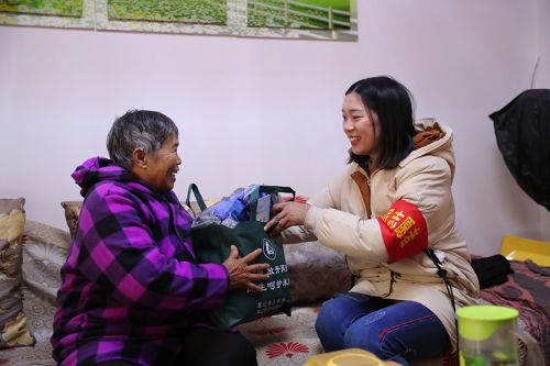 武漢體育中心開(kāi)展“國(guó)際志愿者日”主題活動(dòng)(圖1) 武漢體育中心開(kāi)展“國(guó)際志愿者日”主題活動(dòng)(圖1)