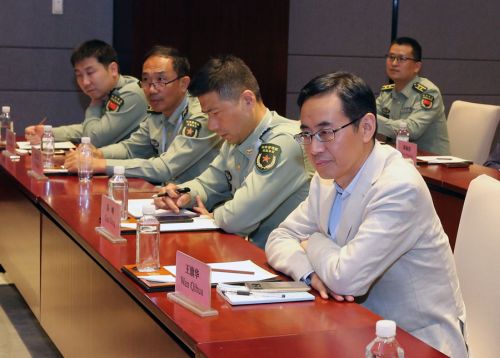 四百建設(shè)者奮戰(zhàn)軍運(yùn)會(huì)主場(chǎng)館(圖6) 四百建設(shè)者奮戰(zhàn)軍運(yùn)會(huì)主場(chǎng)館(圖6)