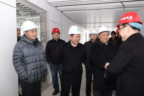 市委常委、宣傳部長張世華調(diào)研軍運會主媒體中心(圖1)