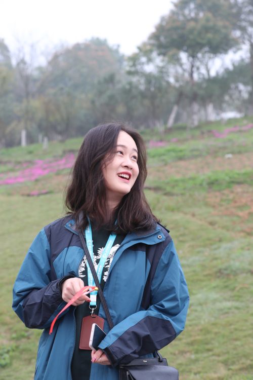 “與軍運同行”徒步活動上演“快閃” 武漢體育中心作為企業(yè)代表隊第一方陣登場(圖5) “與軍運同行”徒步活動上演“快閃” 武漢體育中心作為企業(yè)代表隊第一方陣登場(圖5)