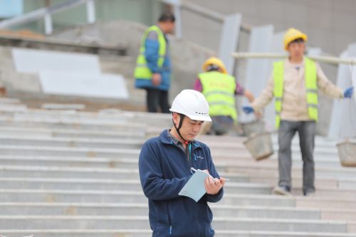 傳工匠精神  做匠心青年  創(chuàng)優(yōu)質工程 ——武漢體育中心軍運會場館建設者陳海礁側記(圖3)