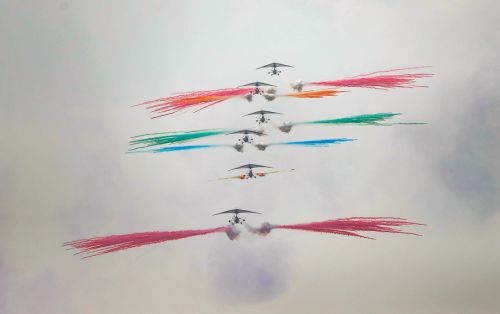 2019國際航聯(lián)世界飛行者大會(huì)在我區(qū)開幕 頂尖飛行員翱翔“天空之城”(圖5) 2019國際航聯(lián)世界飛行者大會(huì)在我區(qū)開幕 頂尖飛行員翱翔“天空之城”(圖5)