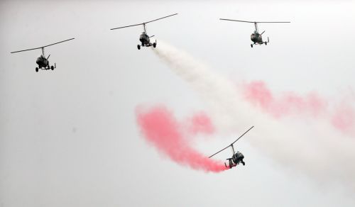 2019國際航聯(lián)世界飛行者大會(huì)在我區(qū)開幕 頂尖飛行員翱翔“天空之城”(圖15) 2019國際航聯(lián)世界飛行者大會(huì)在我區(qū)開幕 頂尖飛行員翱翔“天空之城”(圖15)