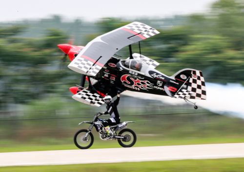 2019國際航聯(lián)世界飛行者大會(huì)在我區(qū)開幕 頂尖飛行員翱翔“天空之城”(圖21) 2019國際航聯(lián)世界飛行者大會(huì)在我區(qū)開幕 頂尖飛行員翱翔“天空之城”(圖21)