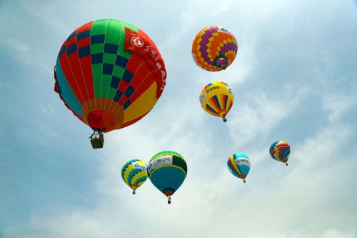 2019國際航聯(lián)世界飛行者大會(huì)在我區(qū)開幕 頂尖飛行員翱翔“天空之城”(圖20) 2019國際航聯(lián)世界飛行者大會(huì)在我區(qū)開幕 頂尖飛行員翱翔“天空之城”(圖20)