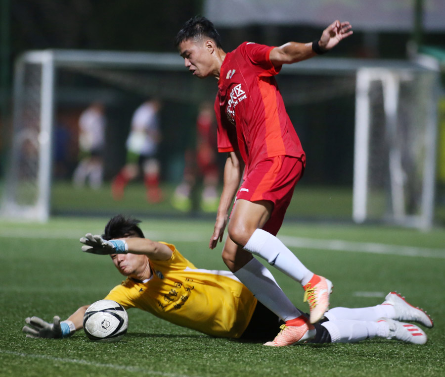 全市職工足球聯(lián)賽第二階段比賽 ▏車都綠茵5:0大勝動(dòng)車組武漢客運(yùn)段(圖8) 全市職工足球聯(lián)賽第二階段比賽 ▏車都綠茵5:0大勝動(dòng)車組武漢客運(yùn)段(圖8)