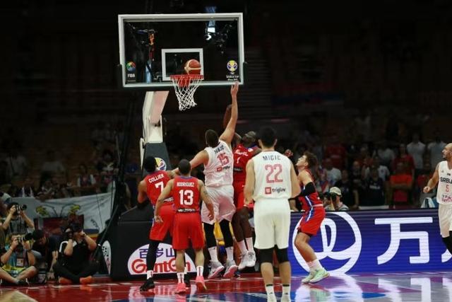 半場(chǎng)打卡下班，塞爾維亞90比47大勝波多黎各