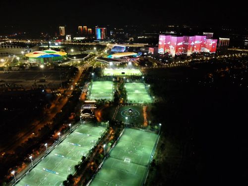 軍運(yùn)會倒計(jì)時(shí)30天  燈海點(diǎn)亮“軍運(yùn)”主場夜色  中國車都，熠熠發(fā)光(圖4)