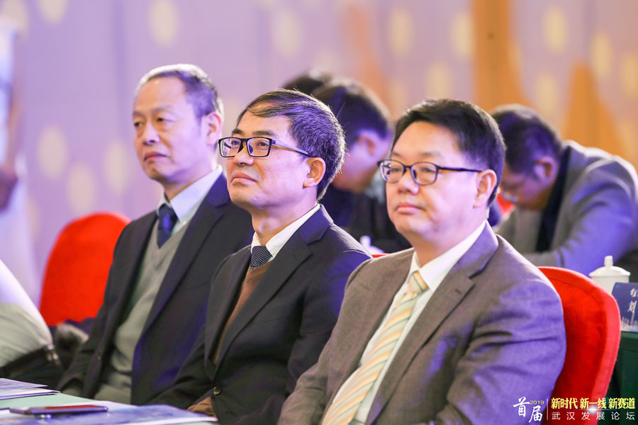 首屆“新時(shí)代新一線新賽道”武漢發(fā)展論壇在北京舉辦 武漢體育中心入選中國(武漢)產(chǎn)業(yè)地標(biāo)(圖5) 首屆“新時(shí)代新一線新賽道”武漢發(fā)展論壇在北京舉辦 武漢體育中心入選中國(武漢)產(chǎn)業(yè)地標(biāo)(圖5)