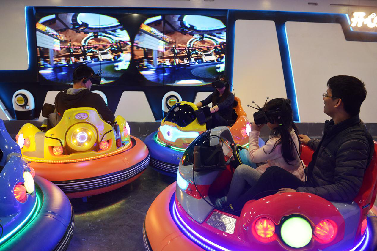 去軍運(yùn)主場(chǎng)館打卡，上賽道體驗(yàn)賽車、坐無(wú)人駕駛汽車 武漢版“速度與激情”下周正式上映(圖10)