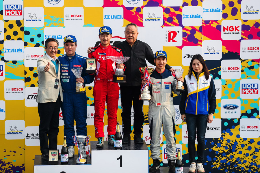 2019東風(fēng)風(fēng)神中國(guó)汽摩運(yùn)動(dòng)大會(huì)圓滿落幕 江城速度譜寫(xiě)賽車新傳奇(圖2) 2019東風(fēng)風(fēng)神中國(guó)汽摩運(yùn)動(dòng)大會(huì)圓滿落幕 江城速度譜寫(xiě)賽車新傳奇(圖2)