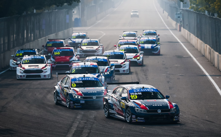 2019東風(fēng)風(fēng)神中國(guó)汽摩運(yùn)動(dòng)大會(huì)圓滿落幕 江城速度譜寫(xiě)賽車新傳奇(圖4)