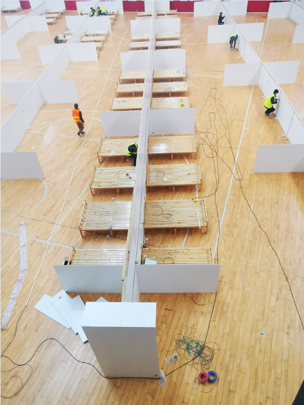 日夜趕織生命之網(wǎng) 武漢體育中心“方艙醫(yī)院”建設完成 彭浩要求同時間賽跑與病魔較量(圖6) 日夜趕織生命之網(wǎng) 武漢體育中心“方艙醫(yī)院”建設完成 彭浩要求同時間賽跑與病魔較量(圖6)