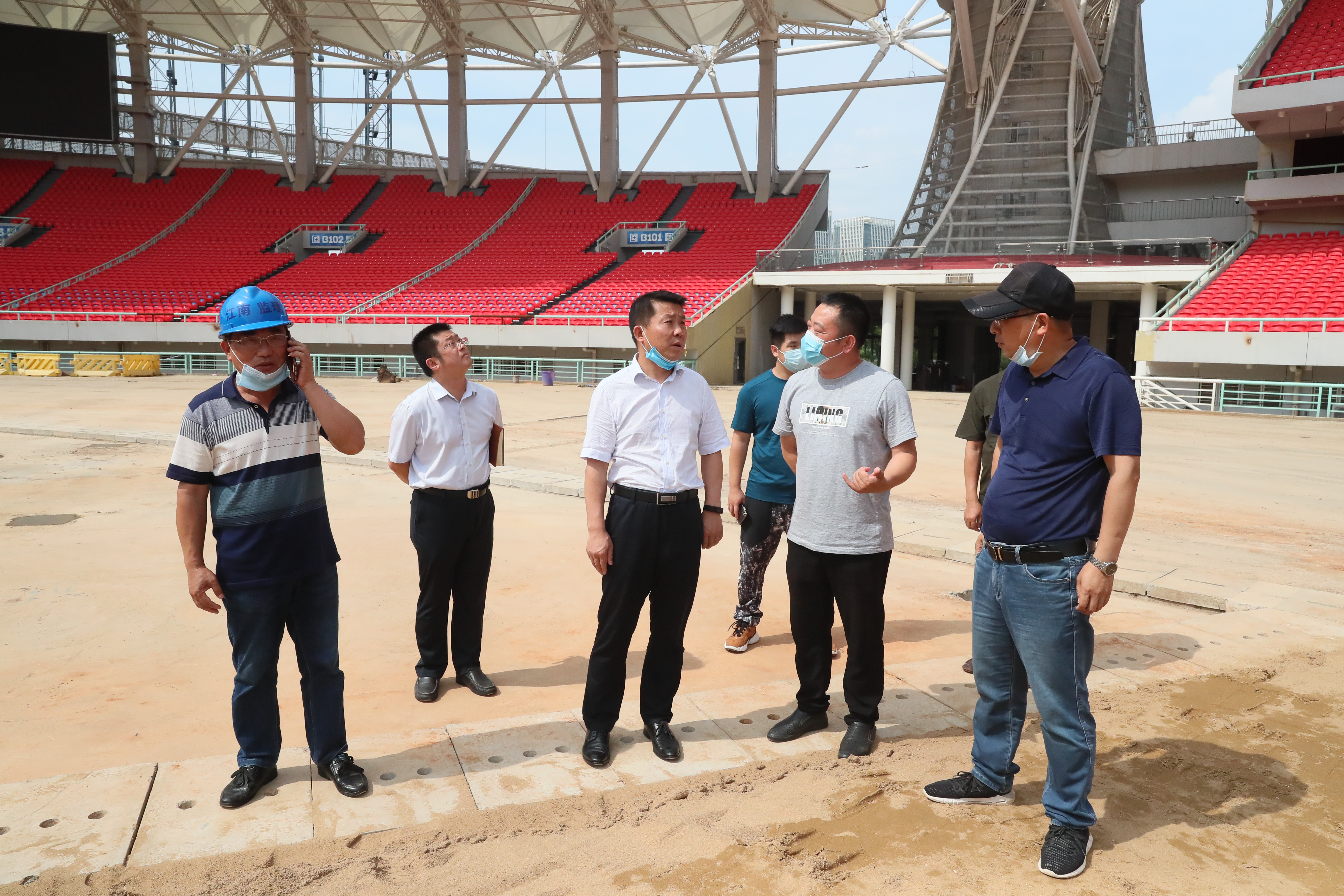 吳志鋒檢查軍運會場館續(xù)建恢復及開閉幕式臨建拆除等項目進展情況