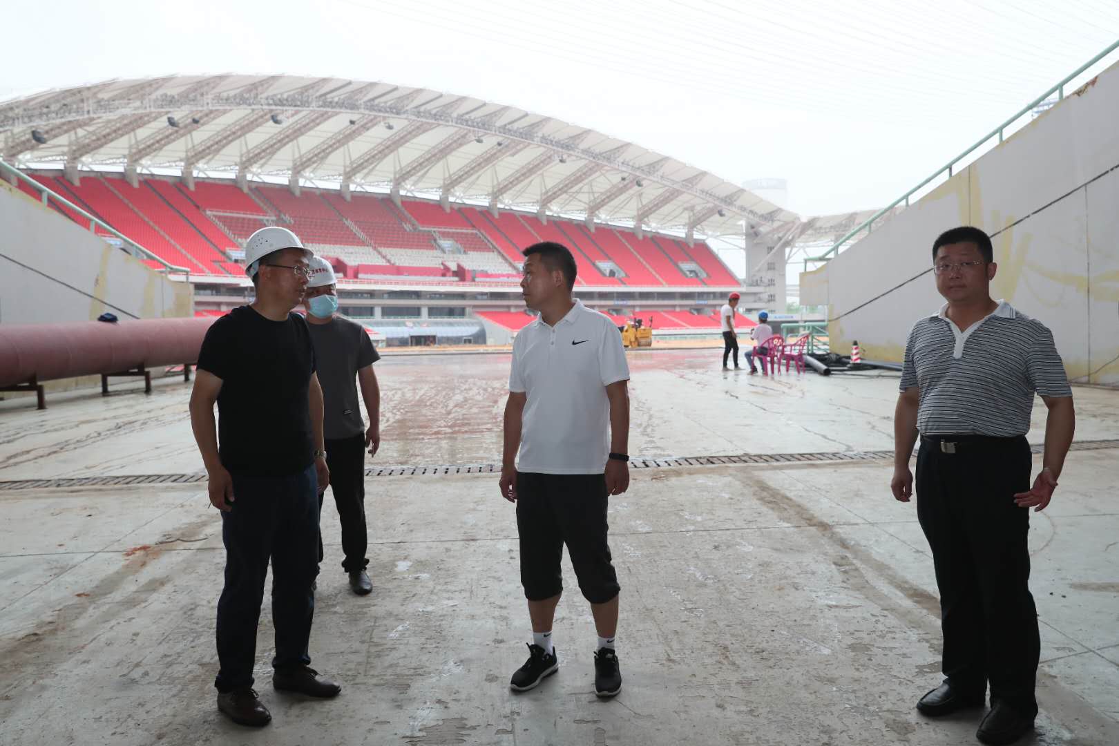 落實安全生產(chǎn)責任，強化暴雨應急措施，確保復工復產(chǎn)工作順利推進