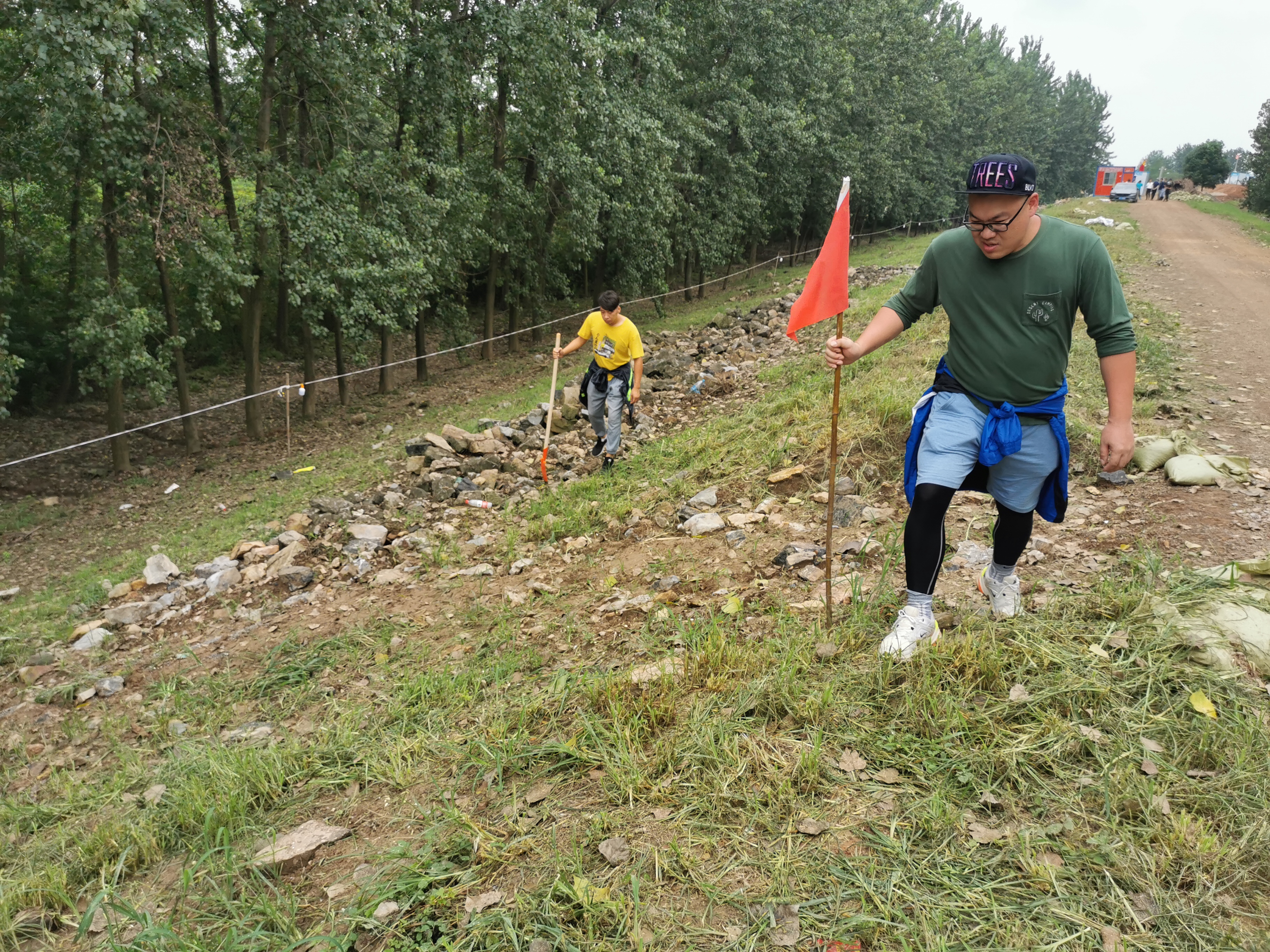 王旗華慰問(wèn)防汛抗洪突擊隊(duì)(圖6) 王旗華慰問(wèn)防汛抗洪突擊隊(duì)(圖6)