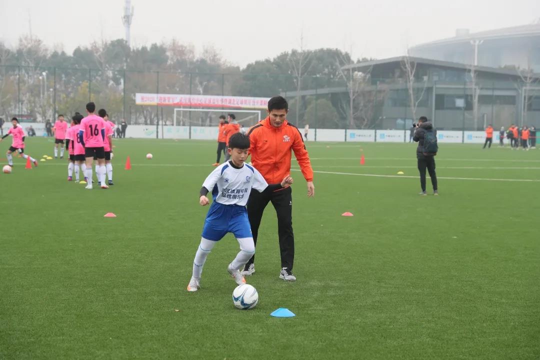 運(yùn)動(dòng)賦能 體教融合|武漢體育中心足球嘉年華暨湖北足球明星公開(kāi)課活動(dòng)圓滿(mǎn)落幕(圖6) 運(yùn)動(dòng)賦能 體教融合|武漢體育中心足球嘉年華暨湖北足球明星公開(kāi)課活動(dòng)圓滿(mǎn)落幕(圖6)