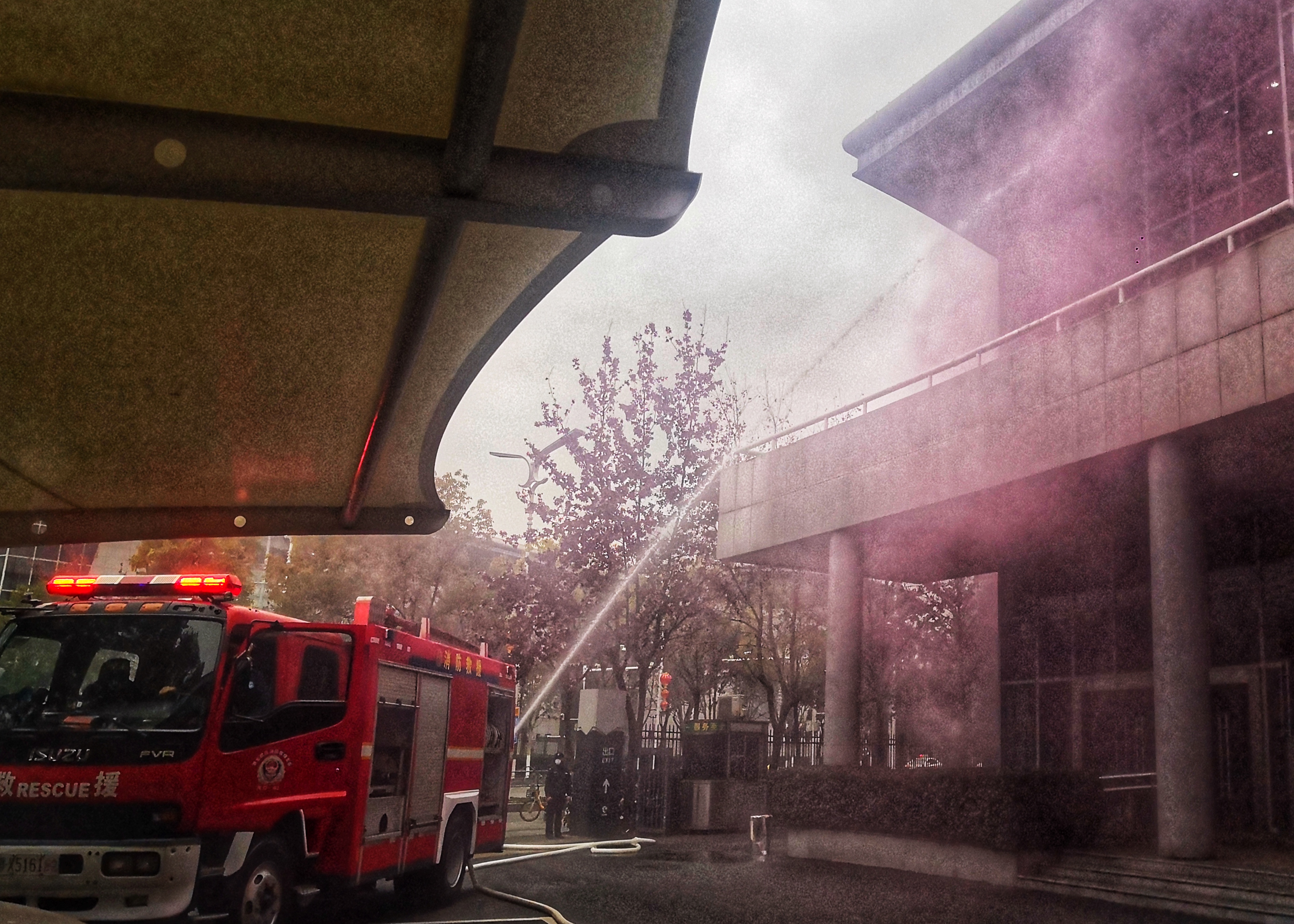 公司組織開展消防應急演練(圖2) 公司組織開展消防應急演練(圖2)