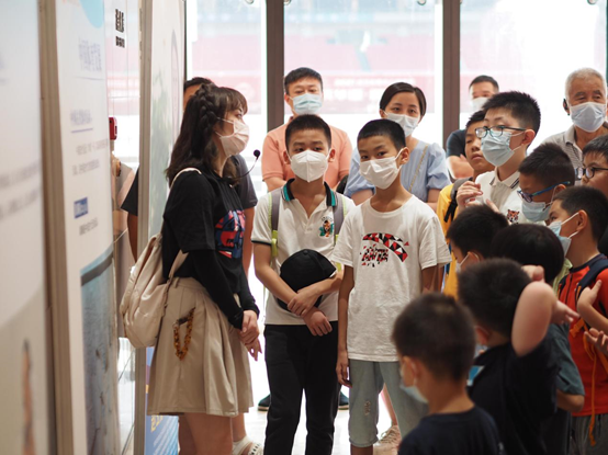 “慶華誕 迎國慶”第二屆武漢經開區(qū)全民健身嘉年華——2021楚才小記者走進軍運會場館研學活動成功舉辦(圖2) “慶華誕 迎國慶”第二屆武漢經開區(qū)全民健身嘉年華——2021楚才小記者走進軍運會場館研學活動成功舉辦(圖2)